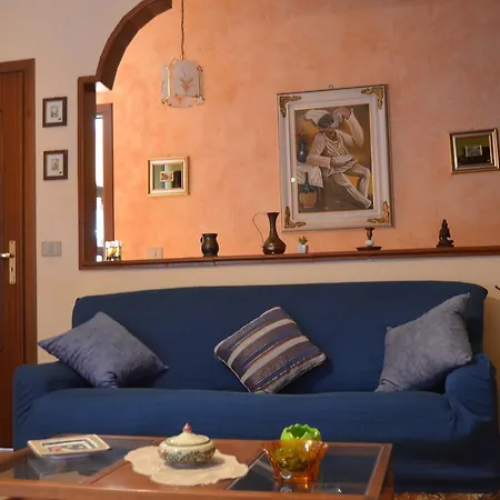 Enzo's Homestay Apartment Gaggi