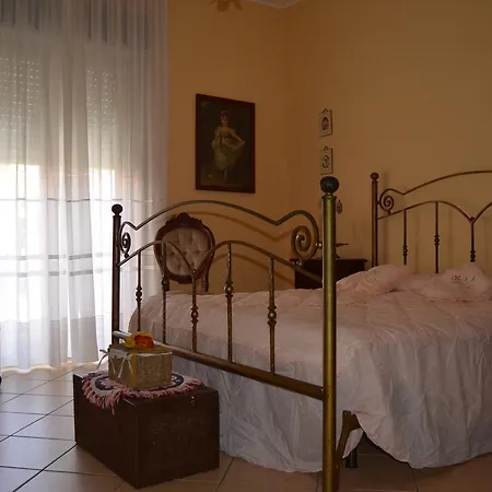 Enzo's Homestay Apartment *